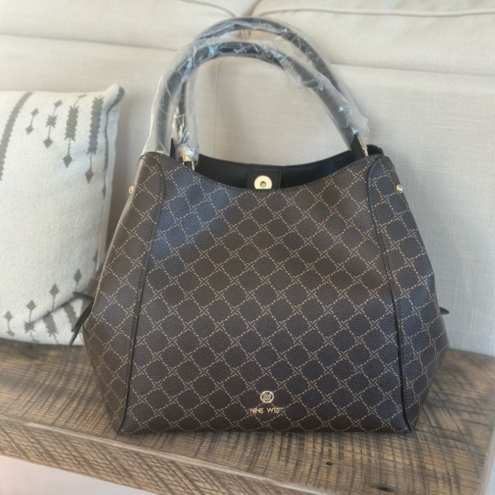 Etta Jet Set Carryall
